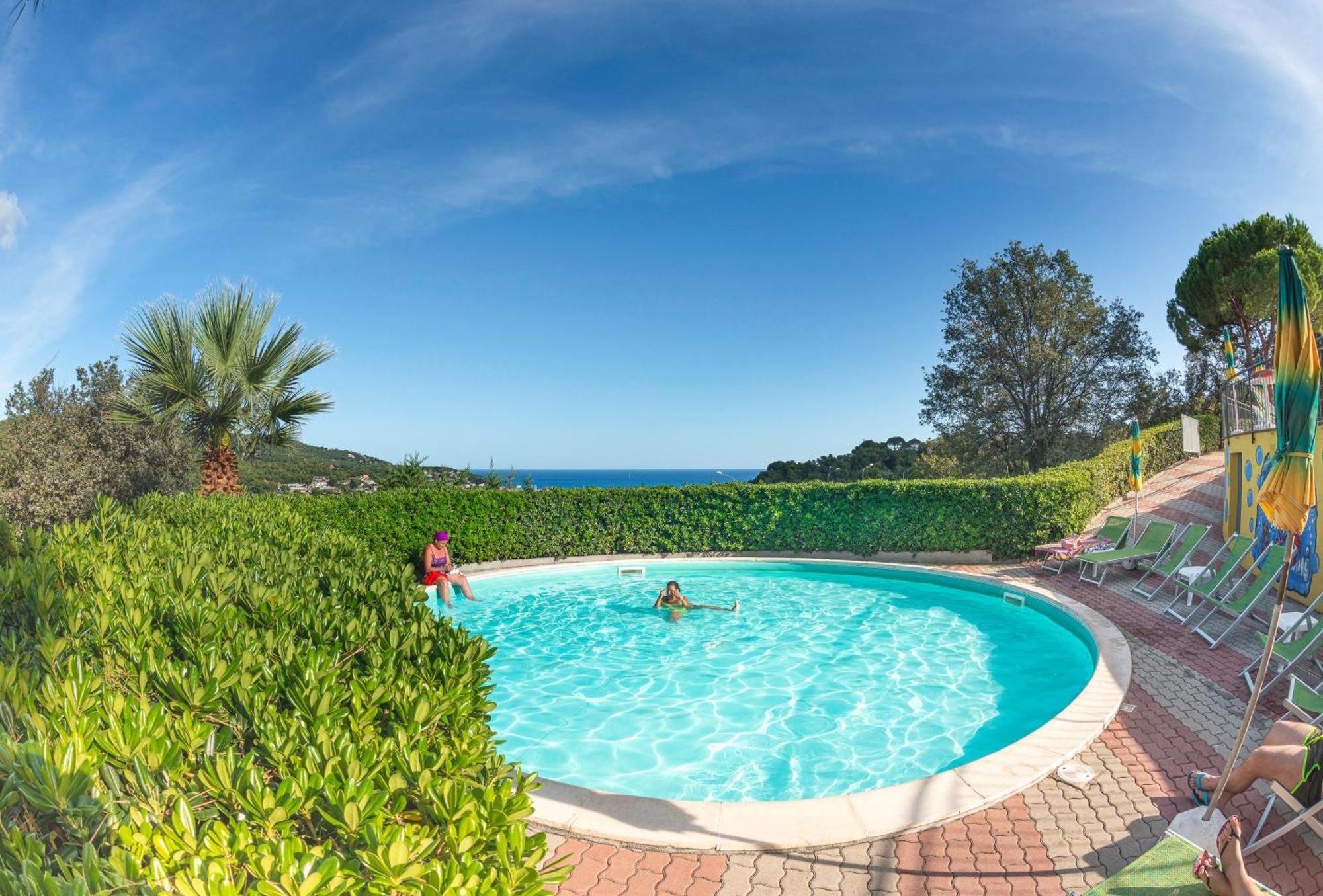 Villino Garden & Pool Hotel Andora Ngoại thất bức ảnh